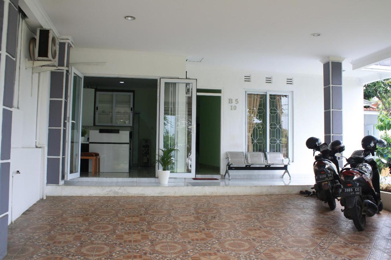 Aquina House Otel Bogor Dış mekan fotoğraf