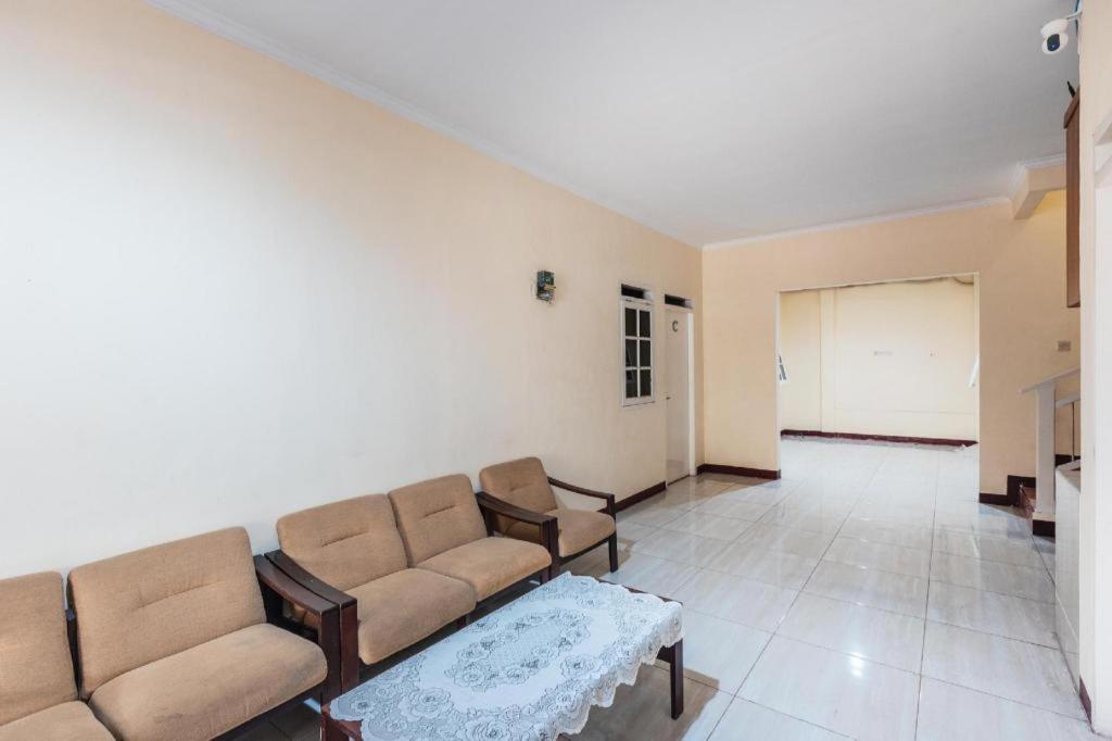 Aquina House Otel Bogor Dış mekan fotoğraf